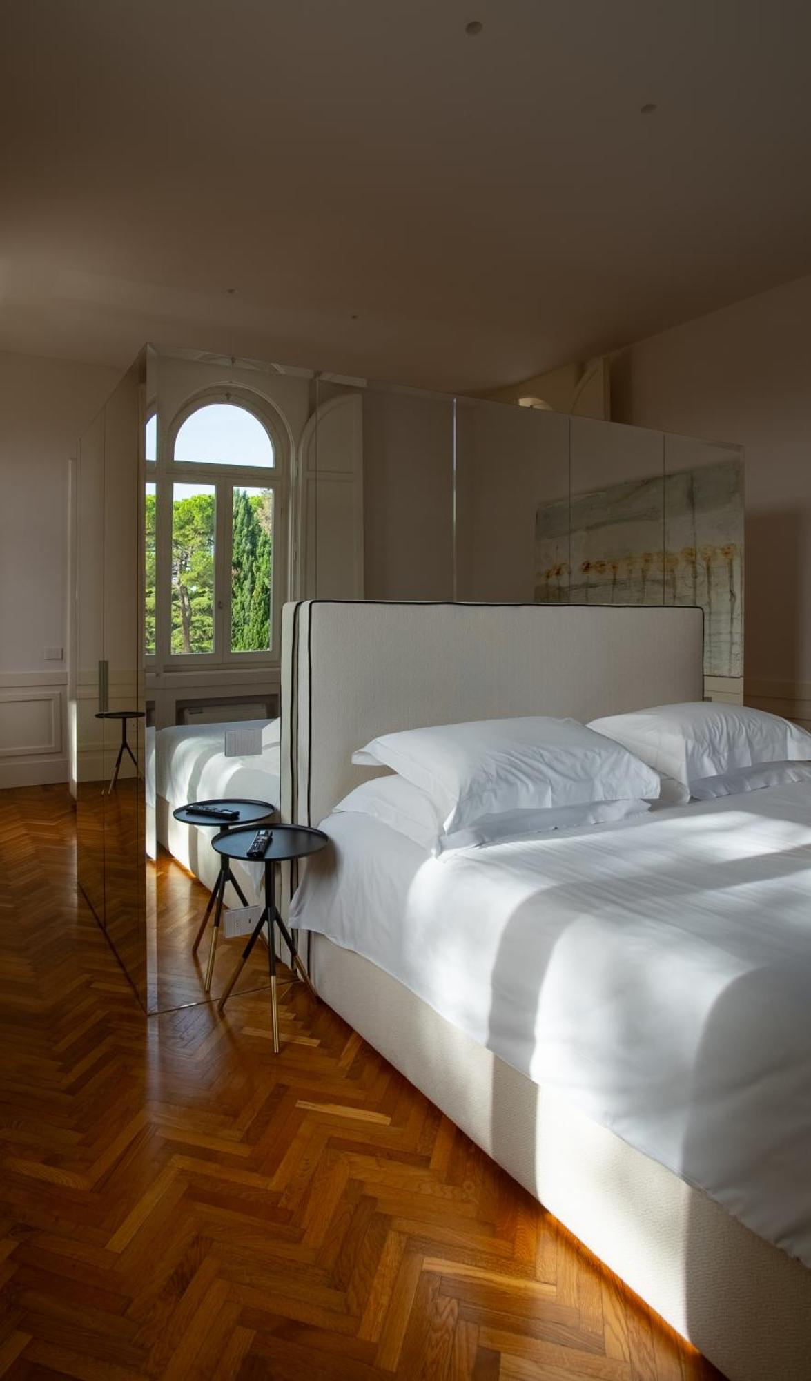 Boutique Hotel Villa Monty Banks Cesena Rum bild